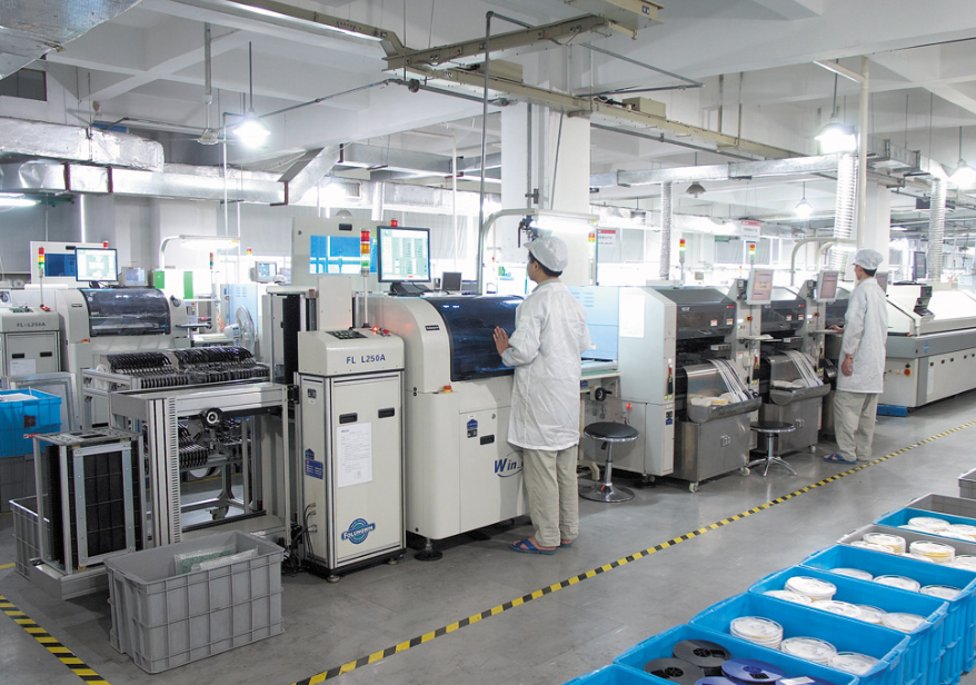 What corrosive media can Standard King handle for the procurement of corrosion-resistant pressure instruments